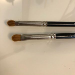 2 Sephora shader brushes, barely used